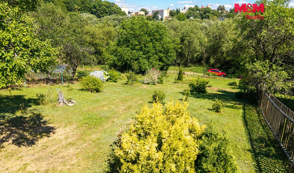 Prodej zahrady 878 m², Bochov – náhled fotky 2