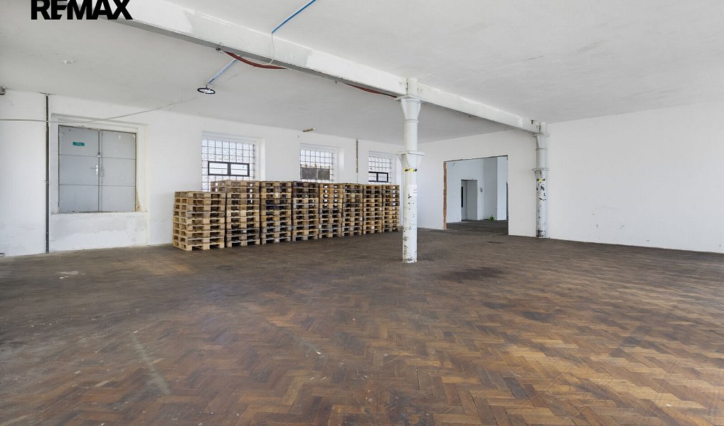 Prodej výrobních prostor 2 350 m², Aš – náhled fotky 56