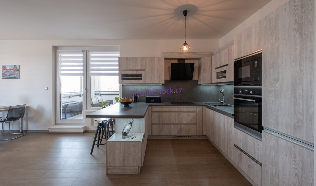 Prodej bytu 4+kk 119 m², Praha – náhled fotky 2