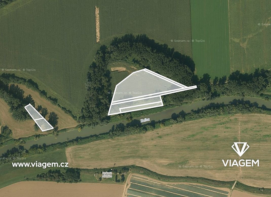 Prodej pole 2 358 m²