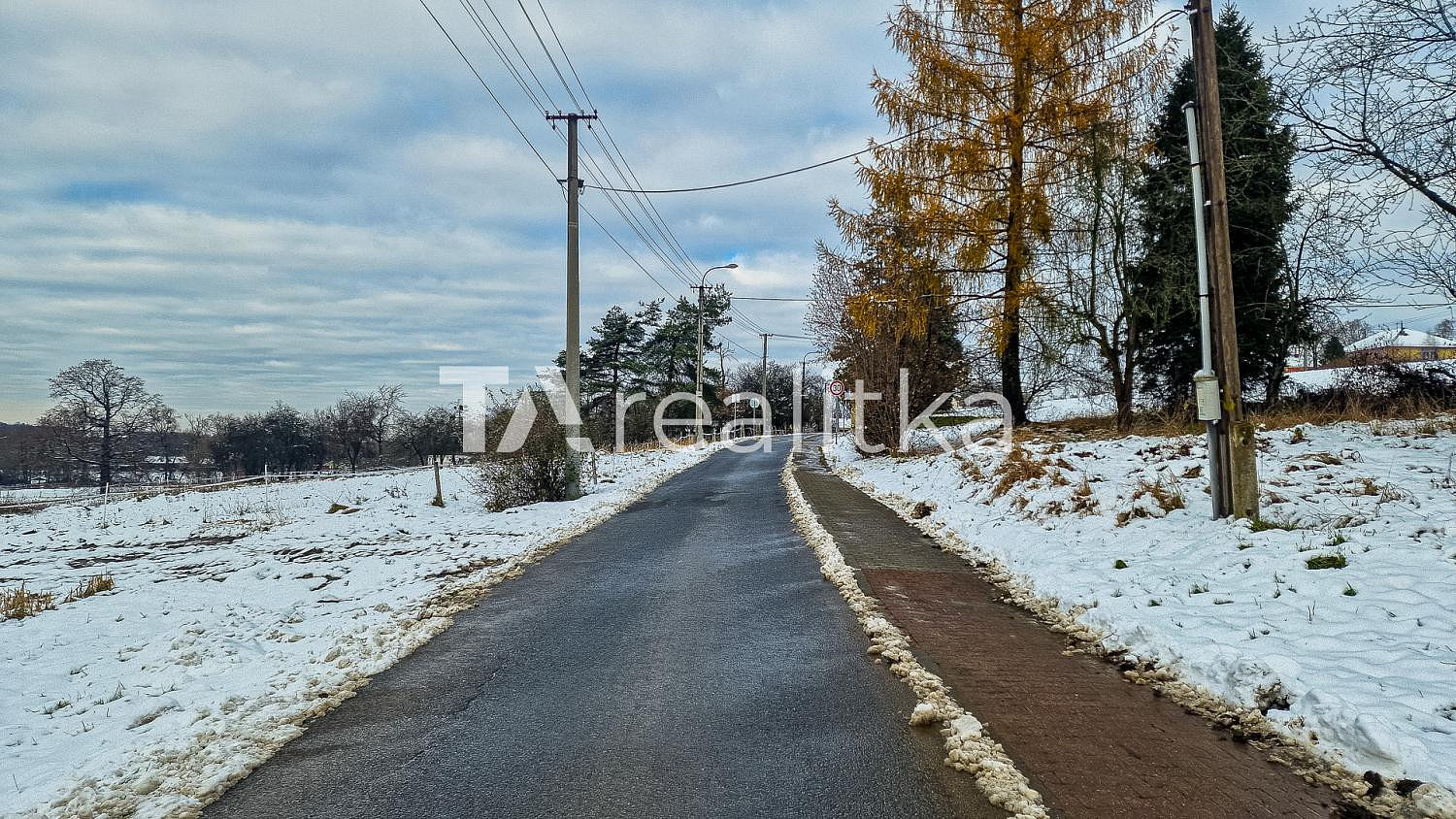 Prodej stavebního pozemku 982 m² – pohled 6