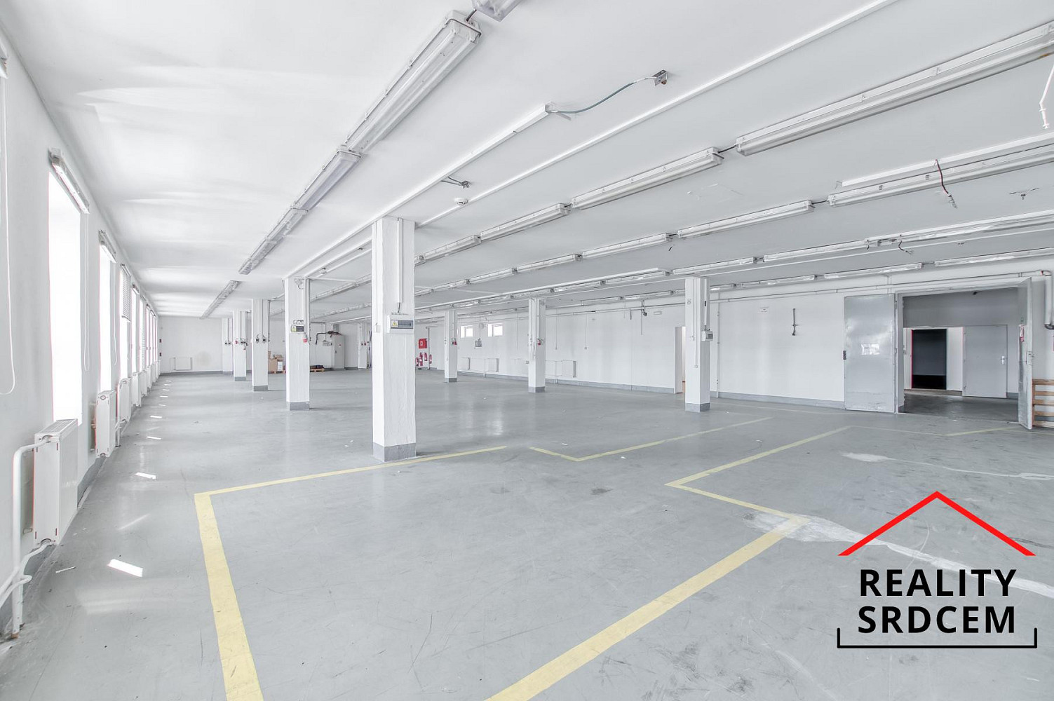 Pronájem skladovacích prostor 613 m²