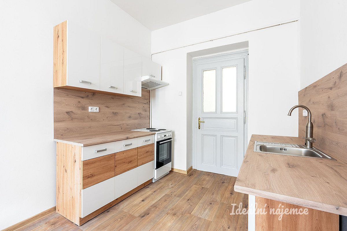 Pronájem bytu 3+1 98 m² – fotografie 2