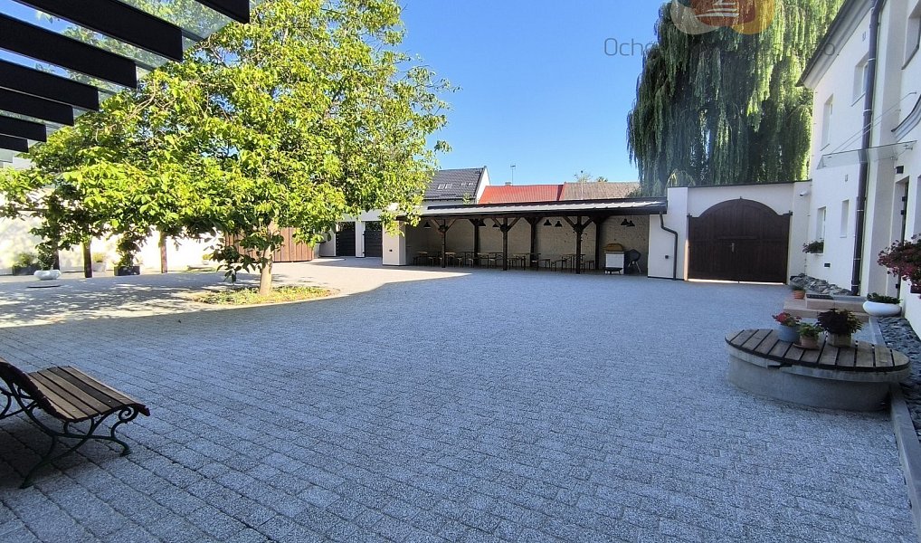 Prodej ubytovacího objektu 690 m², Hněvotín – náhled fotky 27
