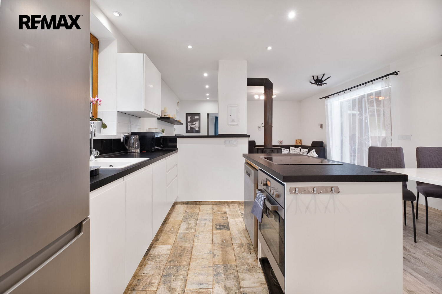 Prodej domu 133 m² s pozemkem 1 024 m² – fotografie 3