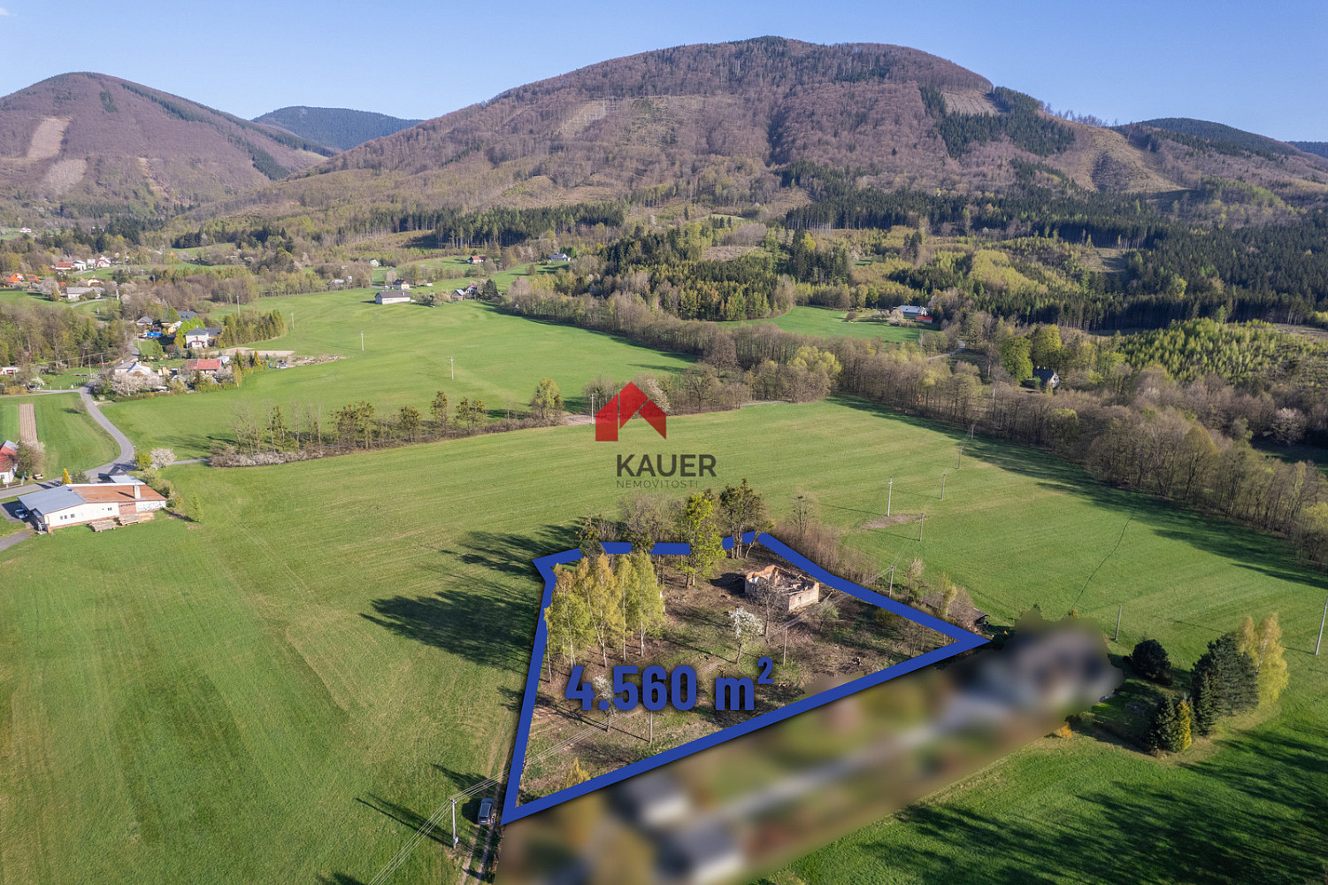 Prodej stavebního pozemku 4 560 m²