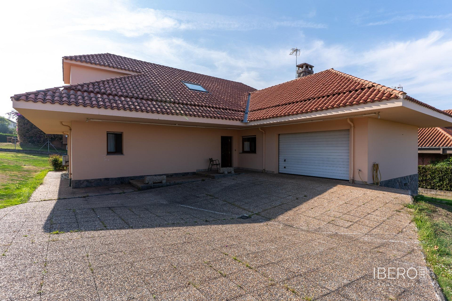 Prodej domu 250 m² s pozemkem 1 355 m² — photo 3