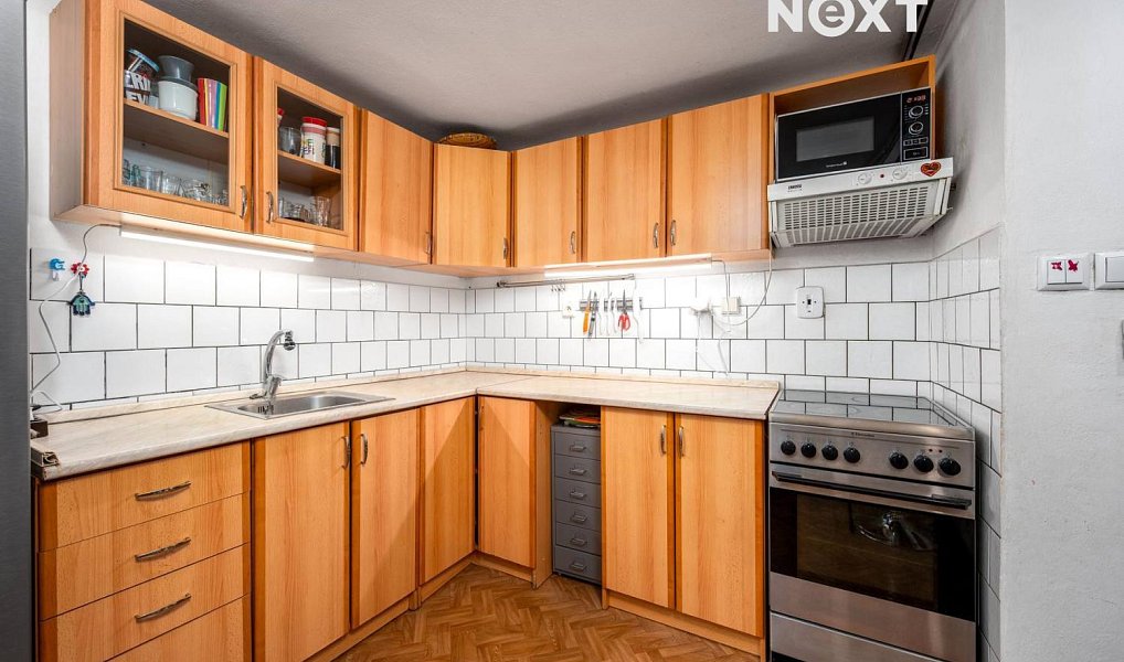 Prodej domu 230 m² s pozemkem 1 203 m², Zvole – náhled fotky 8