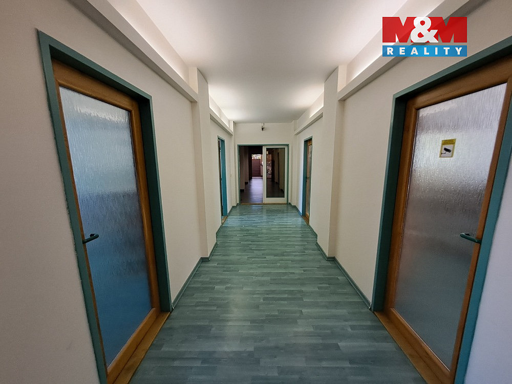 Pronájem kanceláře 200 m² — photo 4