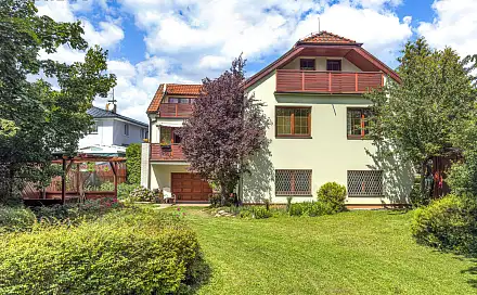 Pronájem domu 286 m² s pozemkem 721 m², K lesu, Praha 4 - Libuš