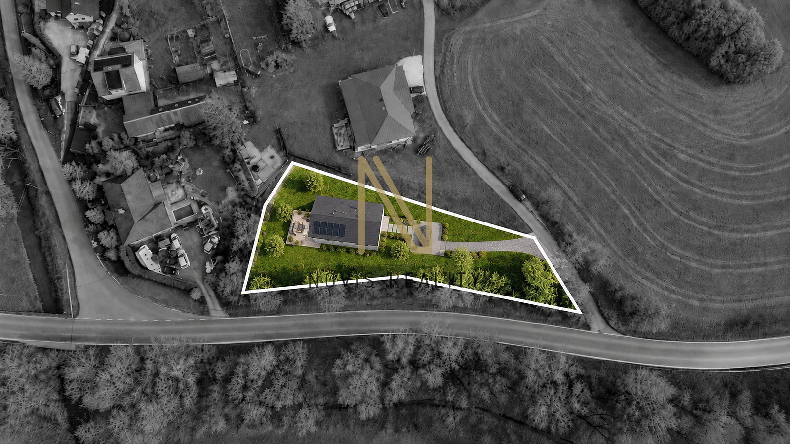Prodej stavebního pozemku 2 050 m²