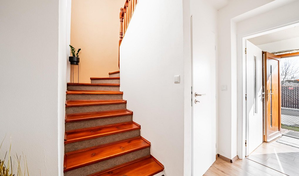 Prodej domu 165 m² s pozemkem 735 m², Tehov – náhled fotky 20