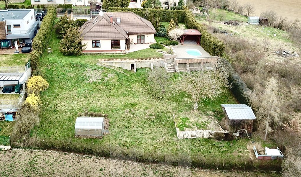 Prodej domu 262 m² s pozemkem 2 154 m², Králův Dvůr – náhled fotky 11