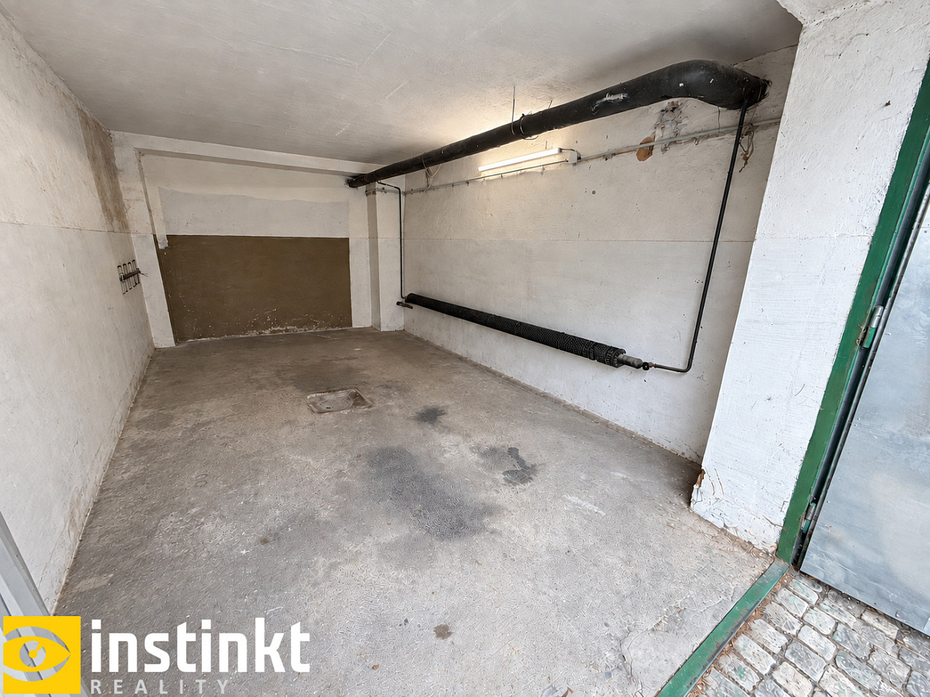 Garáž (19m2), ul. Na Vrcholu, Praha - Žižkov – fotografie 4