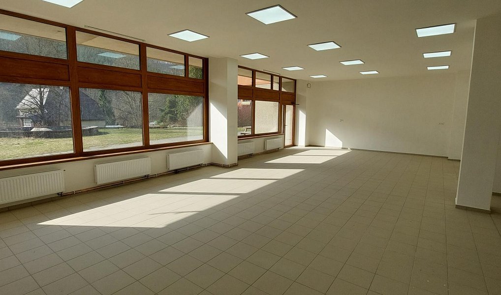 Pronájem obchodních prostor 147 m², Vsetín – náhled fotky 10