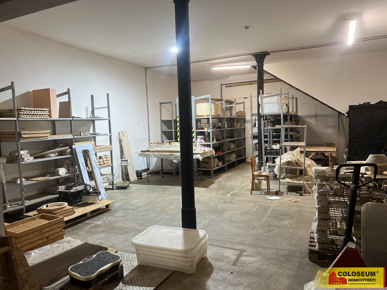 Pronájem skladovacích prostor 240 m² – fotografie 4