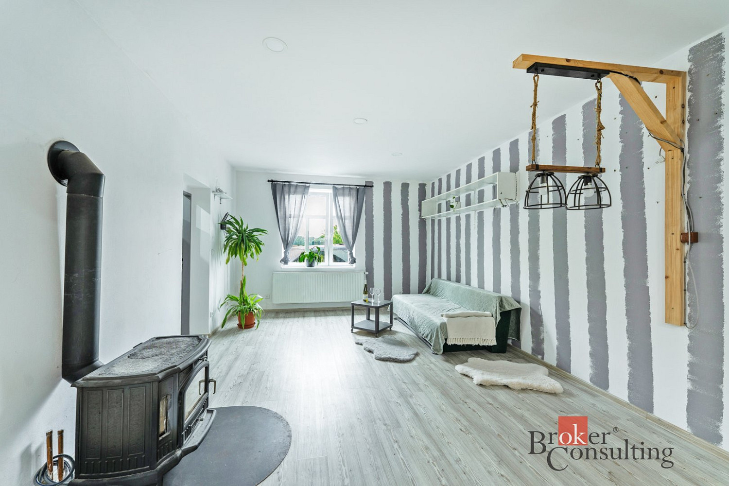Prodej domu 165 m² s pozemkem 693 m² — photo 2