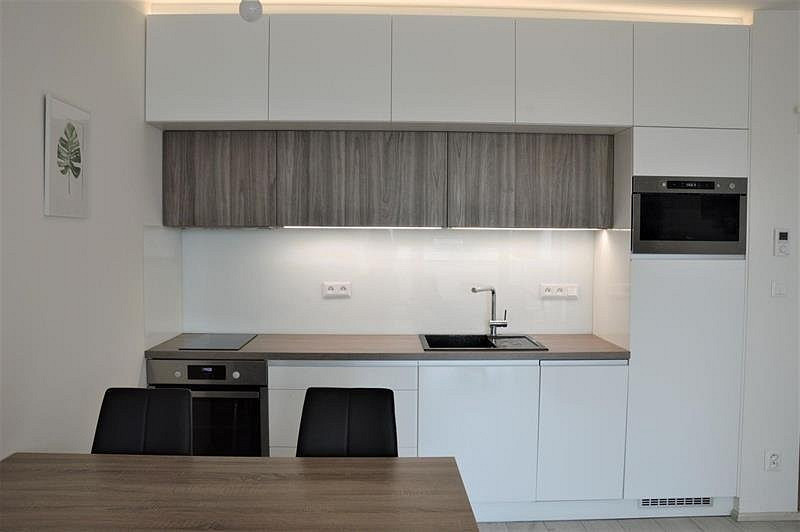 Pronájem bytu 1+kk 37 m² – pohled 3