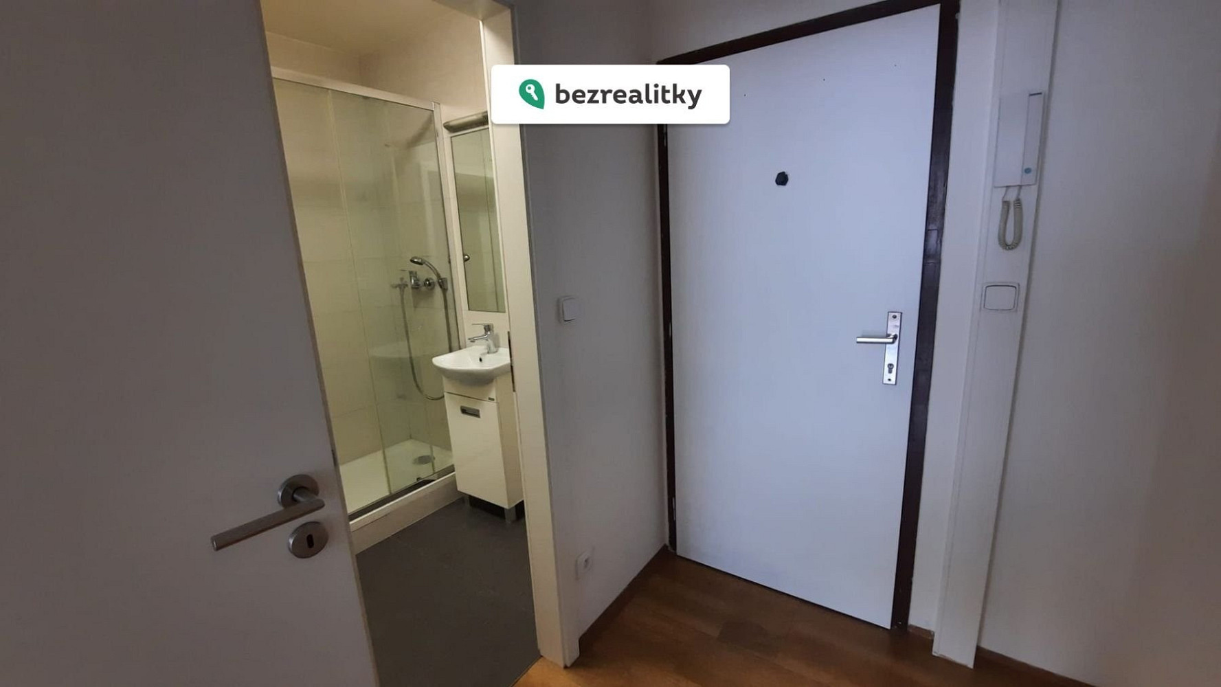 Prodej bytu 1+kk 30 m² — photo 2