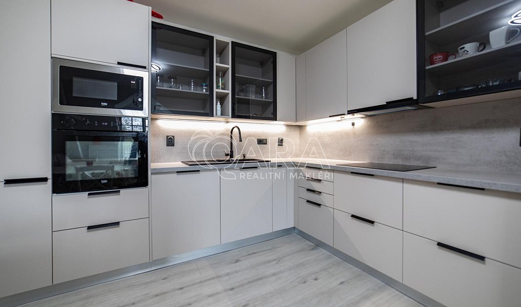 Prodej bytu 5+kk 117 m², Holubice – náhled fotky 4