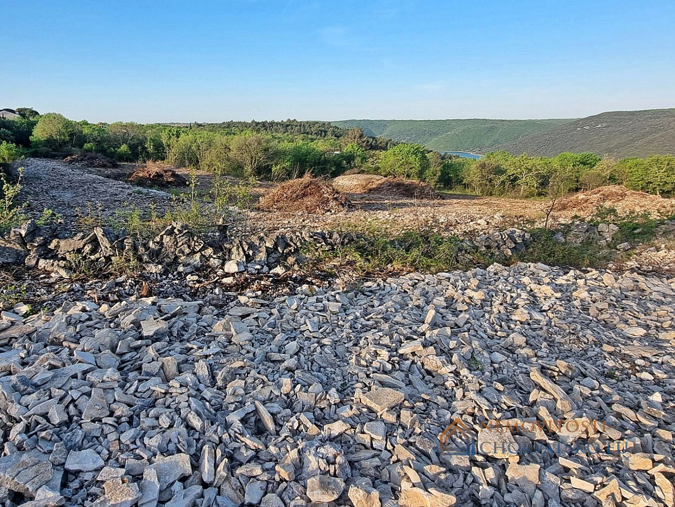 Prodej stavebního pozemku 712 m² - Widok 5