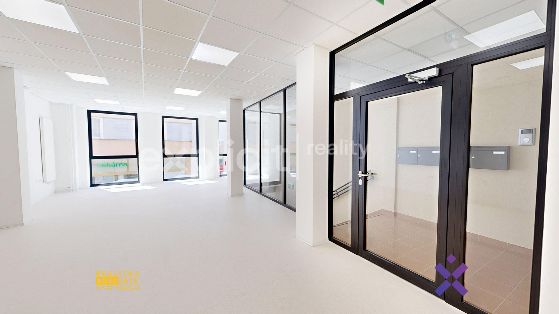 Pronájem kanceláře 108 m² — photo 2