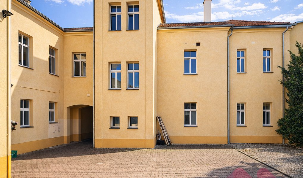 Prodej nájemního domu, činžáku 868 m², Jilemnice – náhled fotky 3