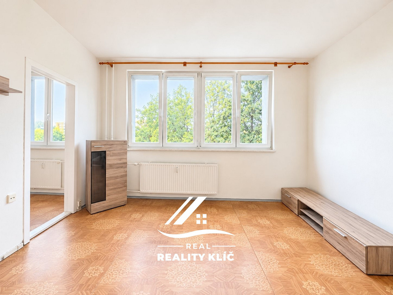 Pronájem bytu 2+1 42 m² – fotografie 3