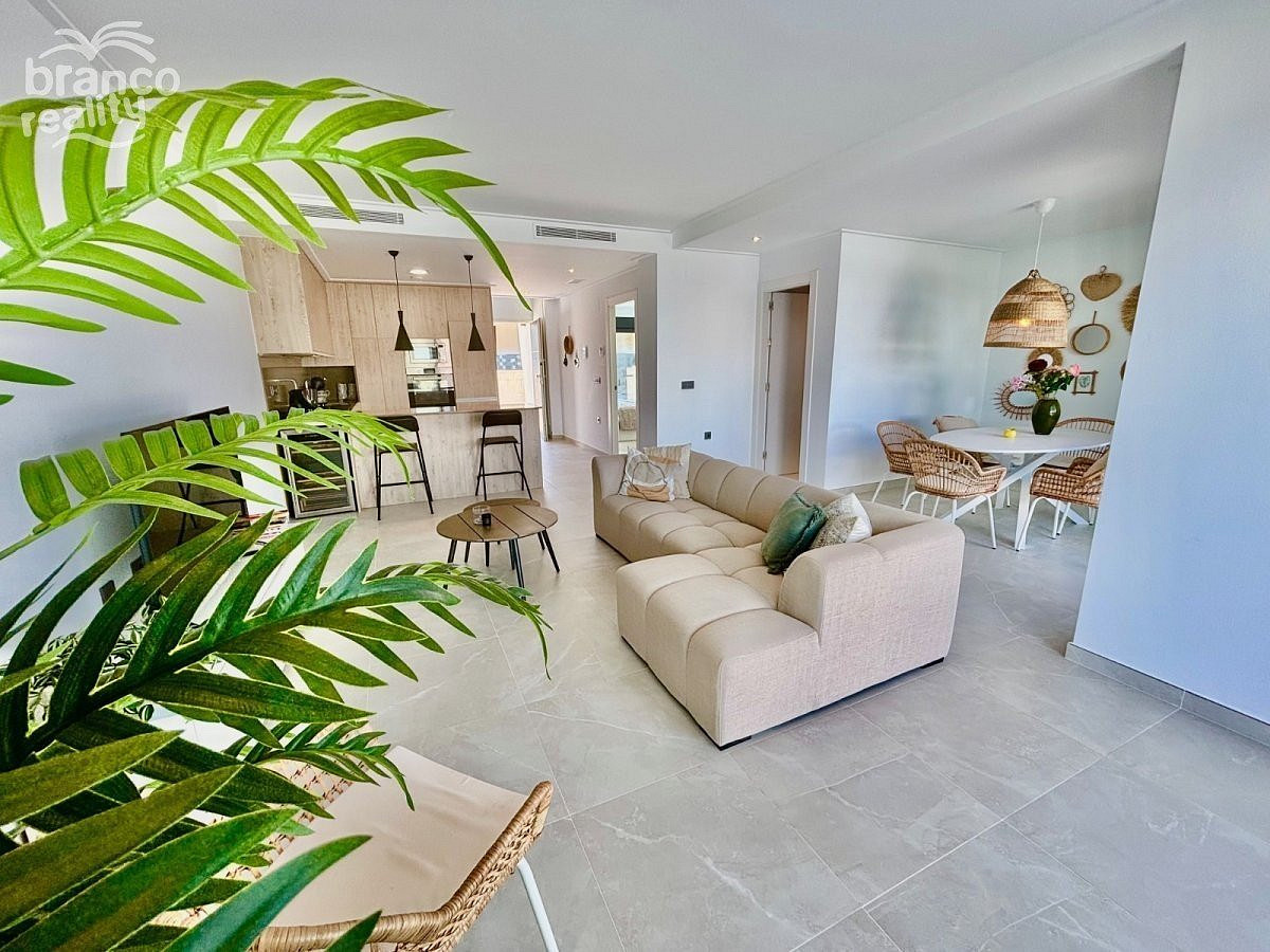Prodej domu 215 m² s pozemkem 218 m² – pohled 2