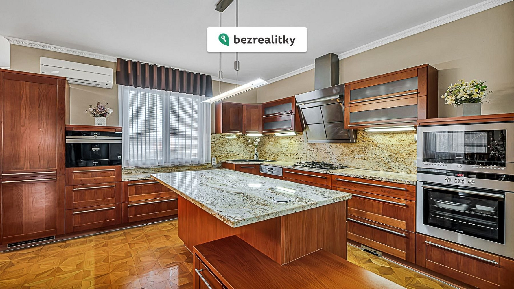 Prodej domu 285 m² s pozemkem 474 m² — photo 3