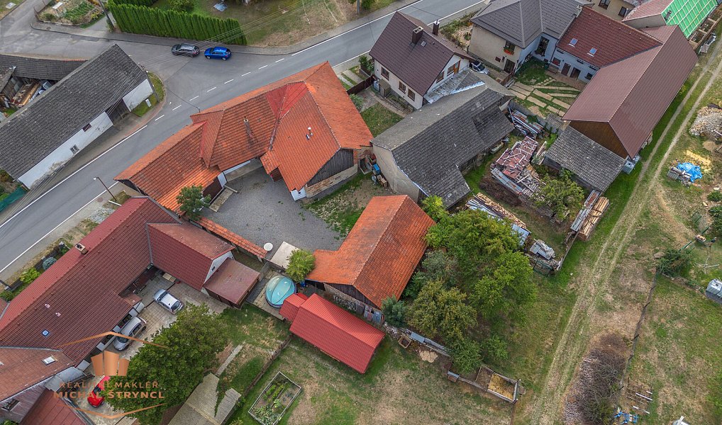 Prodej domu 200 m² s pozemkem 1 044 m², Újezd – náhled fotky 28