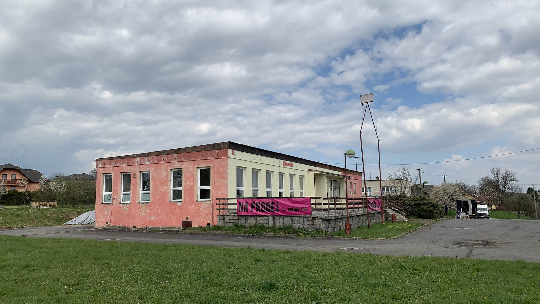 Prodej kanceláře 450 m² – fotografie 2