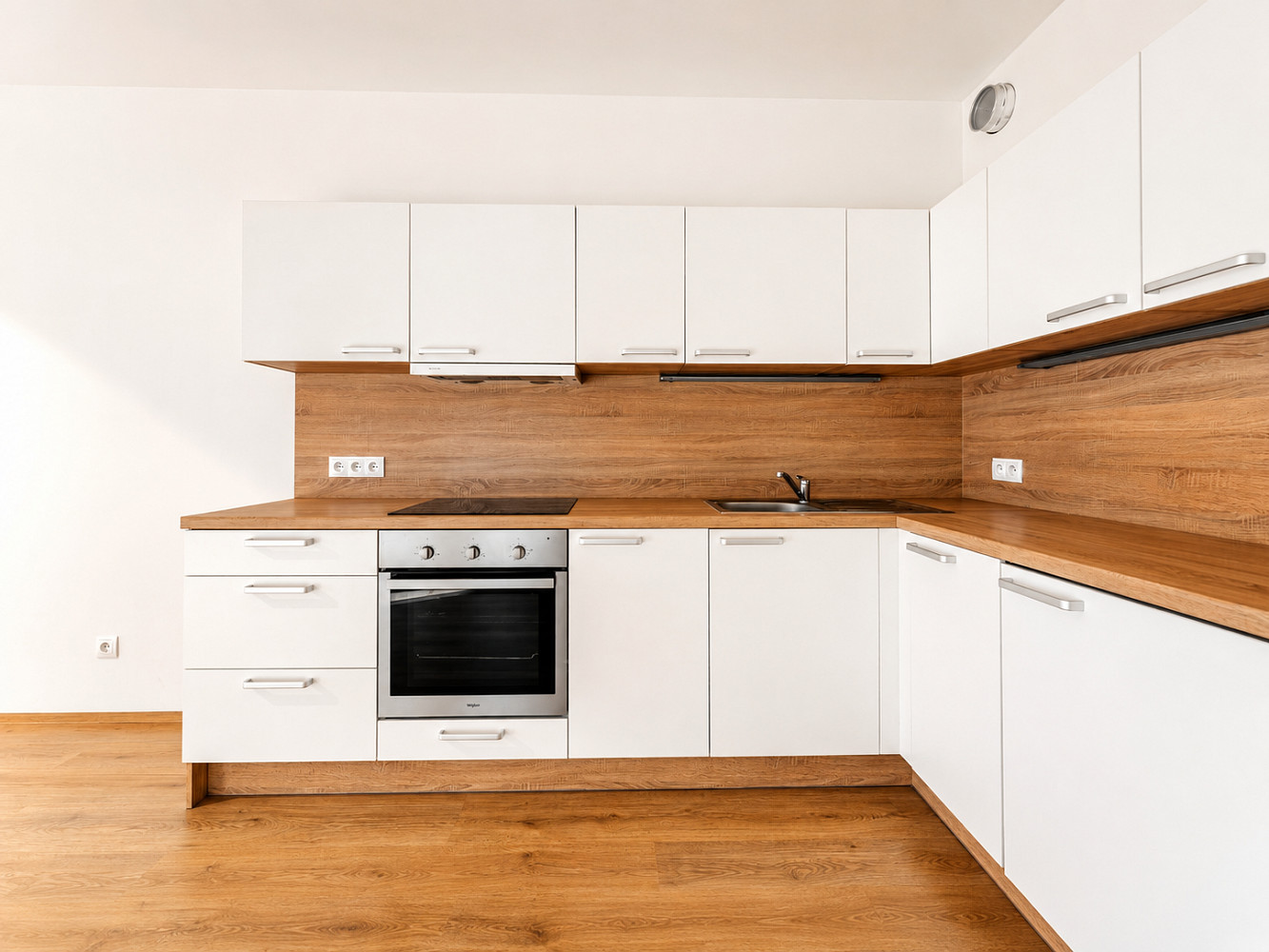 Pronájem bytu 1+kk 32 m² – pohled 3