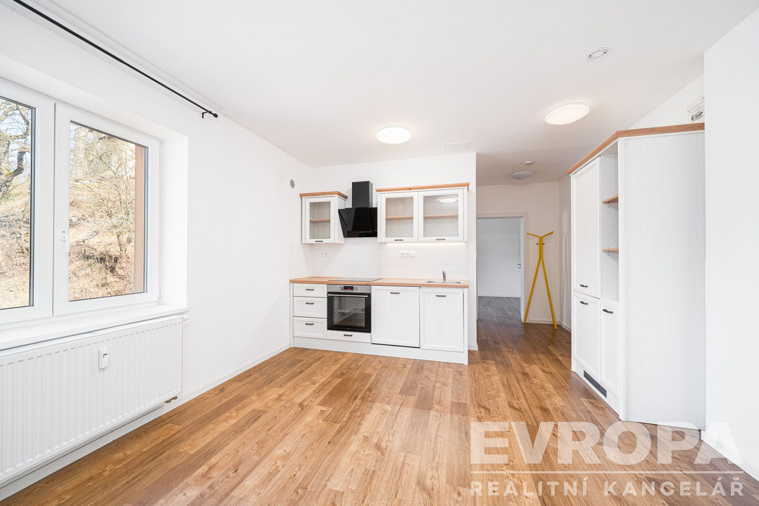 Prodej bytu 2+kk 47 m² – pohled 2