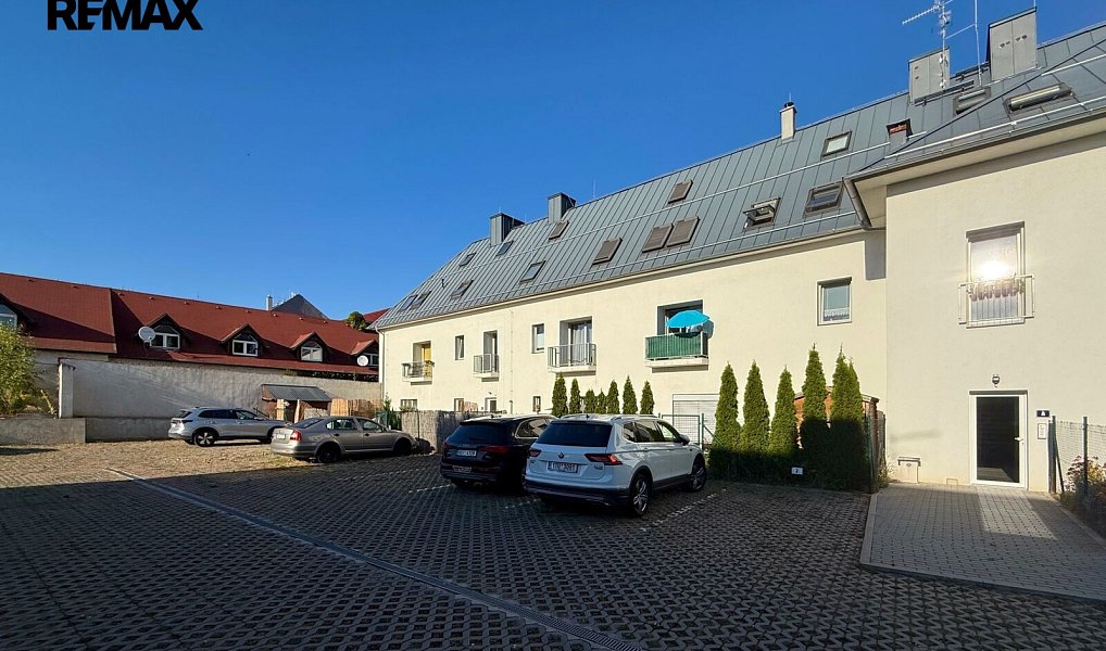Prodej bytu 1+1 53 m², Praha – náhled fotky 21