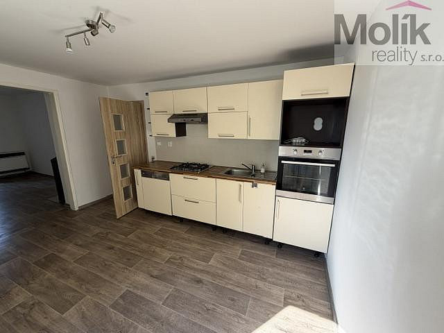 Pronájem bytu 2+1 51 m² – fotografie 2