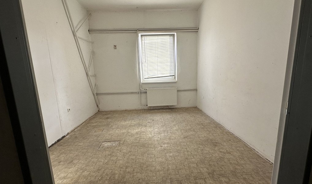Pronájem kanceláře 200 m², Beroun – náhled fotky 9