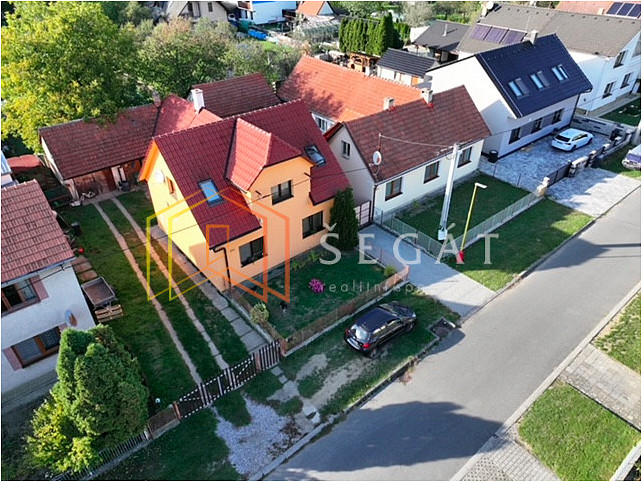 Prodej domu 189 m² s pozemkem 1 329 m²
