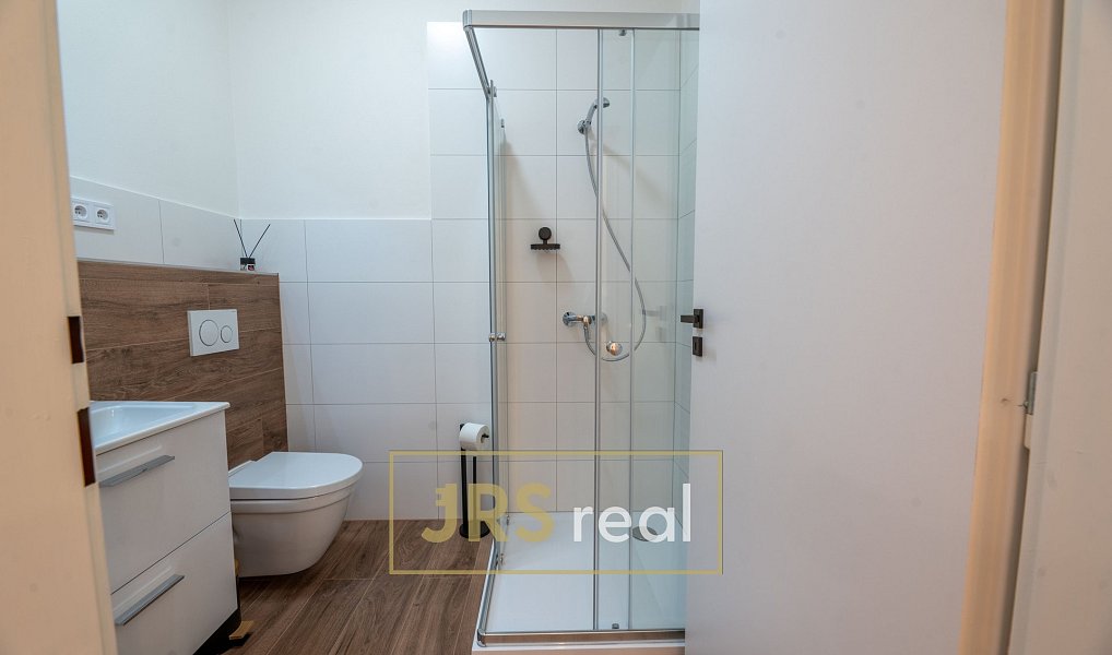 Pronájem bytu 1+kk 30 m², Uherský Ostroh – náhled fotky 6