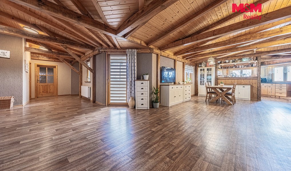 Prodej domu 384 m² s pozemkem 2 948 m², Blatno – náhled fotky 2