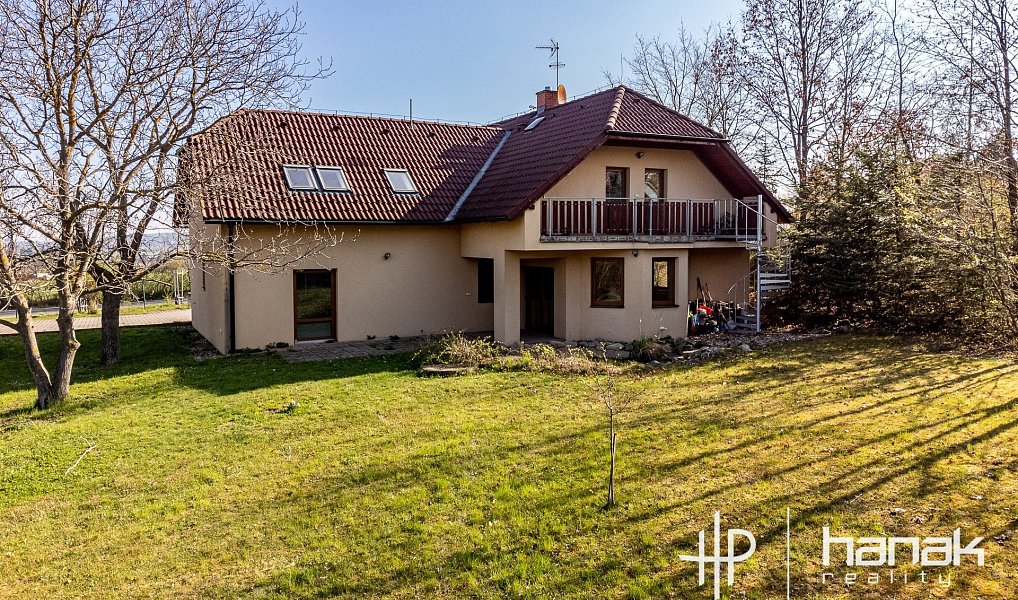 Prodej domu 259 m² s pozemkem 2 016 m², Strančice – náhled fotky 2
