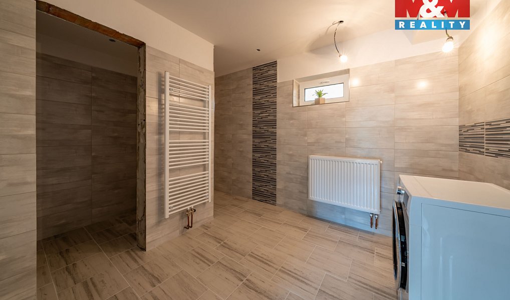 Prodej ubytovacího objektu 340 m², Janov nad Nisou – náhled fotky 16