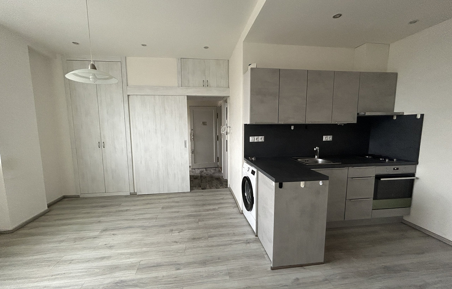 Pronájem bytu 2+kk 47 m² – fotografie 3
