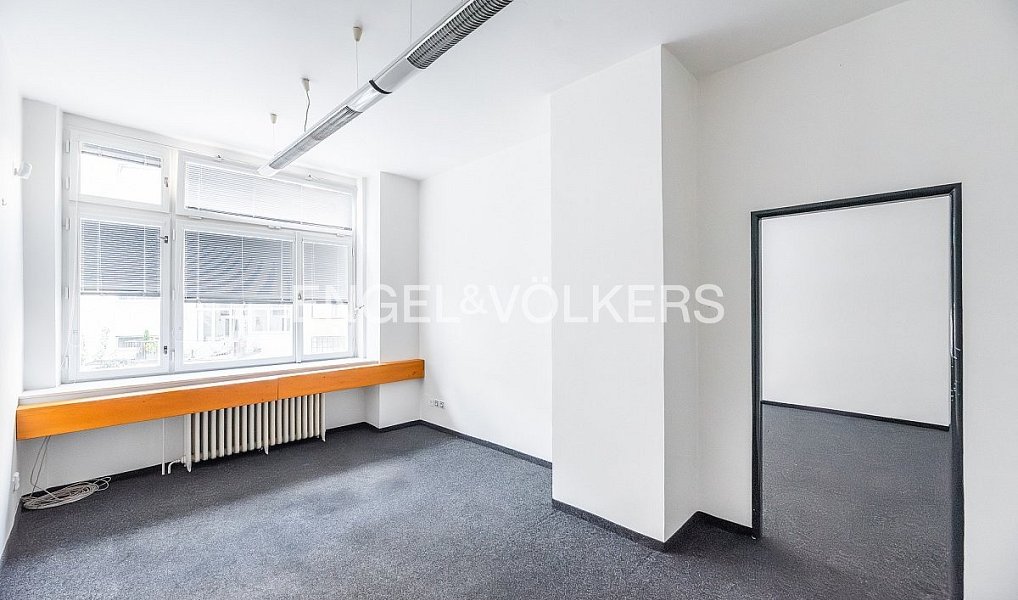 Pronájem kanceláře 40 m², Praha – náhled fotky 2