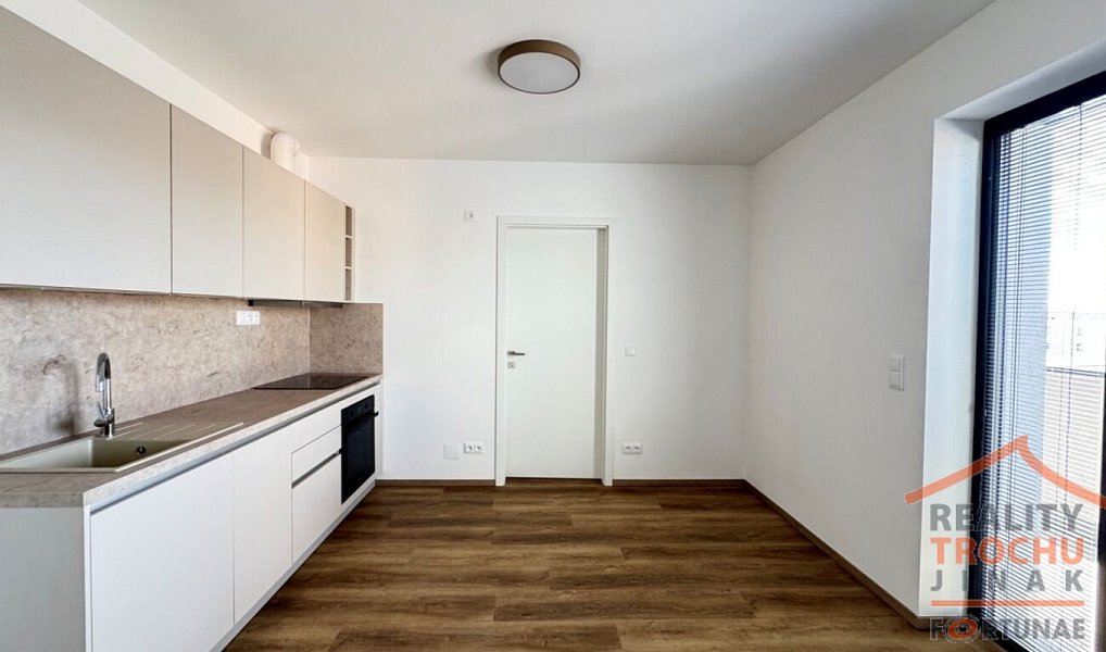 Pronájem bytu 2+kk 44 m², Hradec Králové – náhled fotky 5