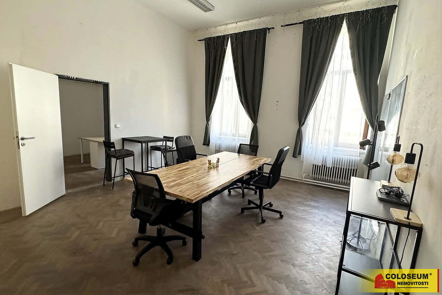 Pronájem kanceláře 99 m² – fotografie 3
