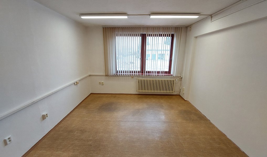 Pronájem kanceláře 18 m², Jindřichův Hradec – náhled fotky 3