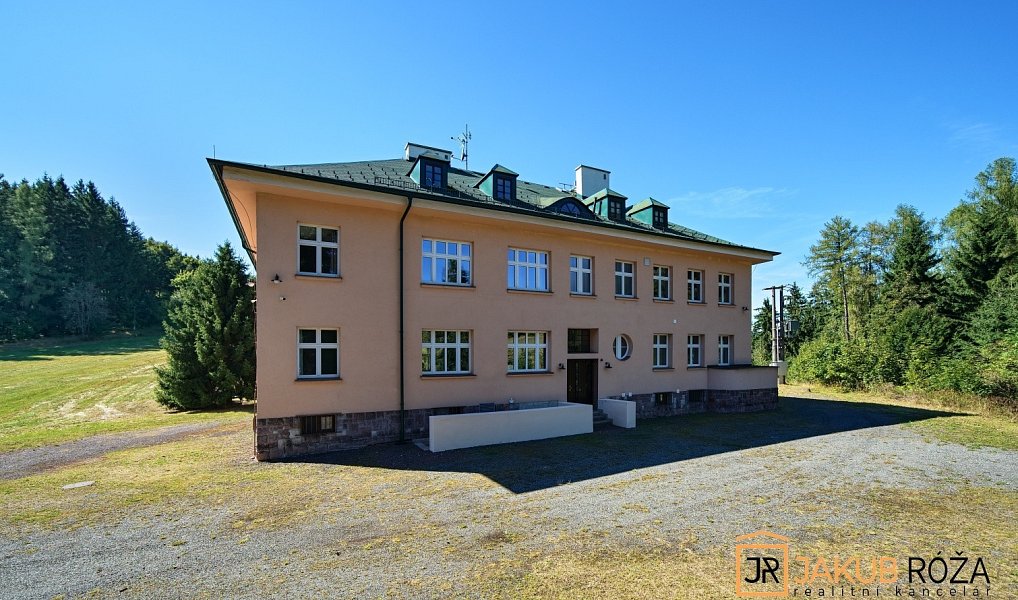 Prodej ubytovacího objektu 1 333 m², Heřmánkovice – náhled fotky 5