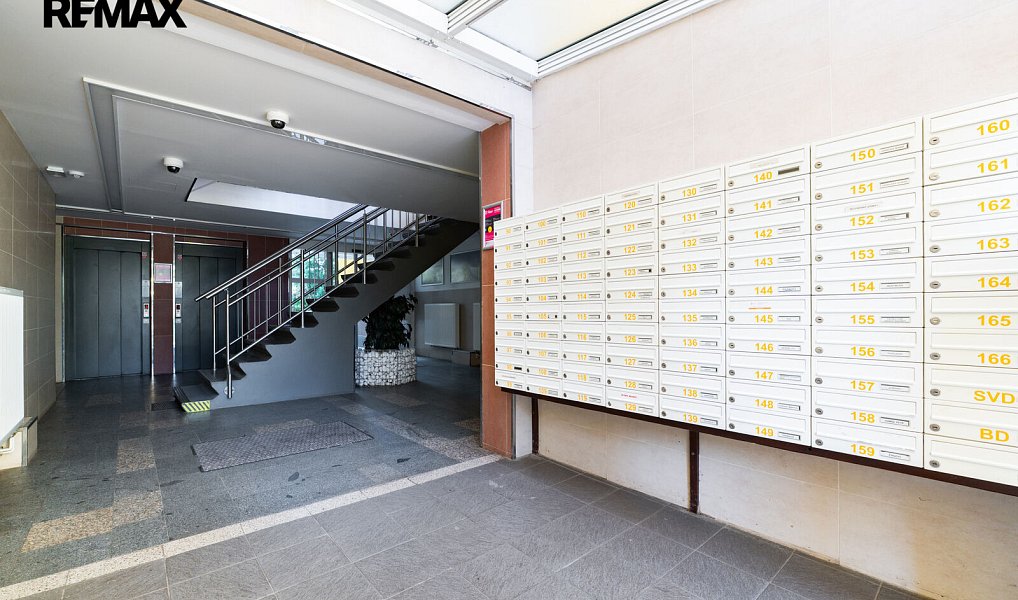 Pronájem bytu 3+kk 61 m², Praha – náhled fotky 29