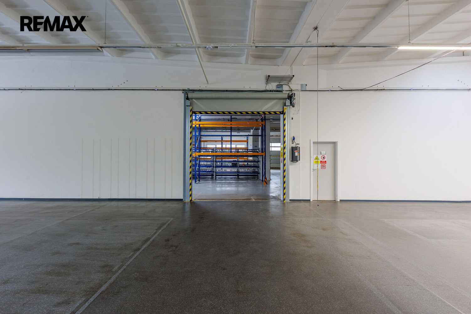 Pronájem skladovacích prostor 2 489 m² – fotografie 4